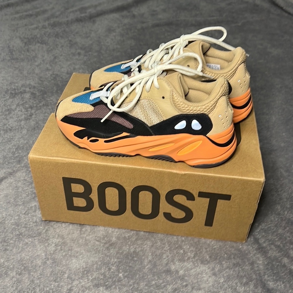Yeezy Boost 700 Enflame Amber 🧡